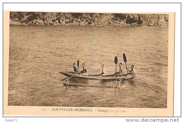 Nouvelles Hebrides - Canaques En Pirogue - Andere & Zonder Classificatie