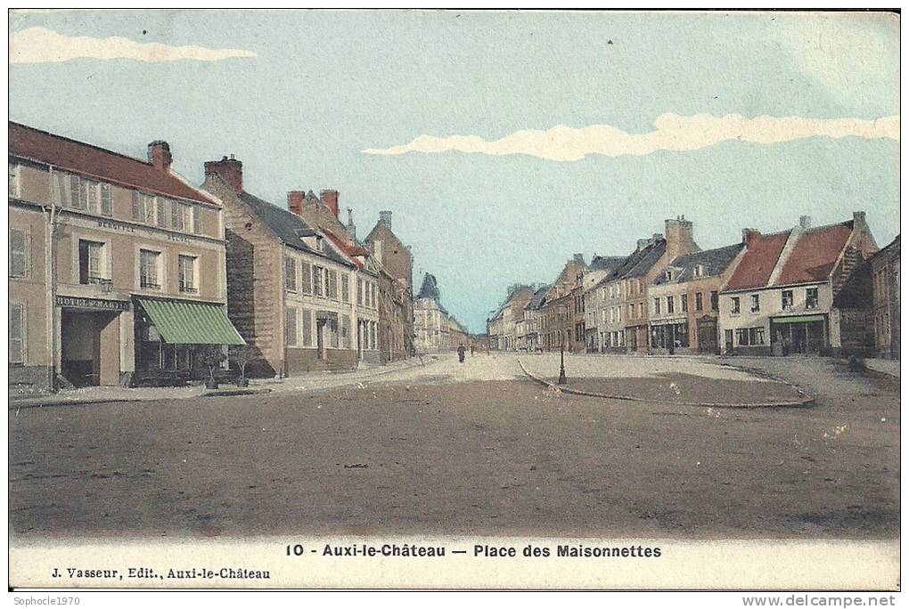 NORD PAS DE CALAIS - 62 - PAS DE CALAIS - AUXI LE CHATEAU - Place Des Maisonnettes - Colorisée - Auxi Le Chateau