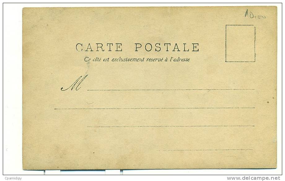 IX. Les "Docks" De La Carte Postale (Carte Glacée) Petit Garçon Fumant Devant étale De Cartes Postales - Verkopers