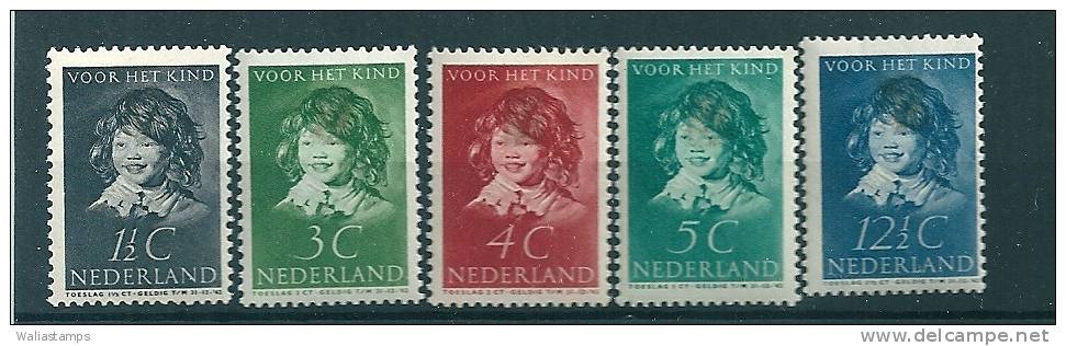 Netherlands 1937 Child Welfare SG 473-77 MM - Unused Stamps