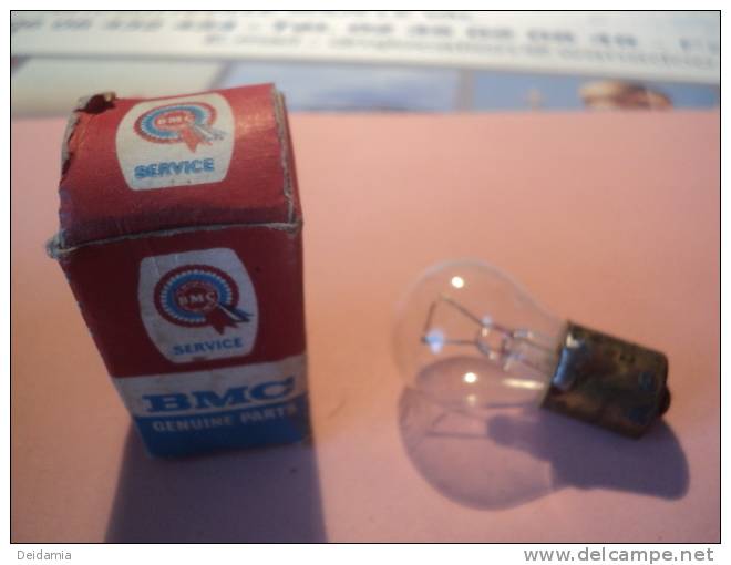 *VIEILLE AMPOULE DE 12 VOLTS DE MARQUE BMC. GENUINE PARTS - Autres & Non Classés