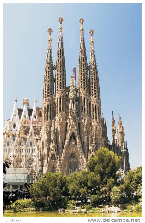 Monuments Of Spain - Sagrada Familia De Barcelona De Gaudi Postcard Collector - Monumentos