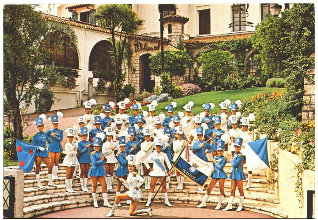 LES MAJORETTES    DE GRASSE / TTBE  / LOT 471 - Grasse