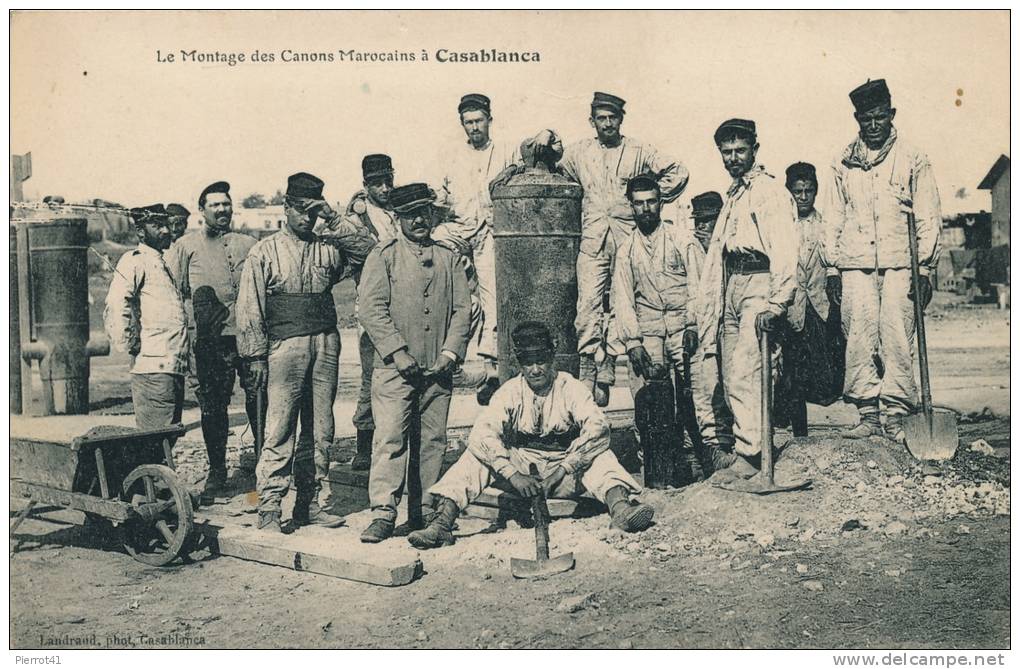 MILITARIA - AFRIQUE - MAROC - CASABLANCA - Le Montage Des Canons Marocains - Uniformes