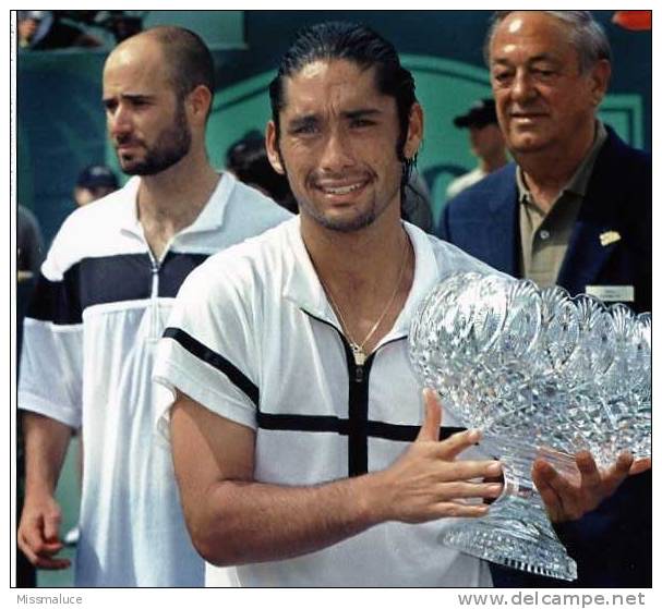 PHOTO PHOTOGRAPHIE AFP SPORT TENNIS KEY BISCAYNE UNITED STATES MARCELO RIOS ANDRE AGASSI - Sport