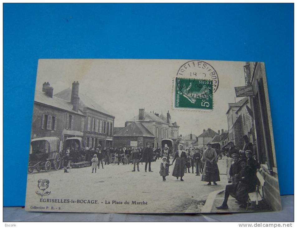 EGRISELLES-LE-BOCAGE (YONNE) LA PLACE DU MARCHE.    5212DVD - Egriselles Le Bocage