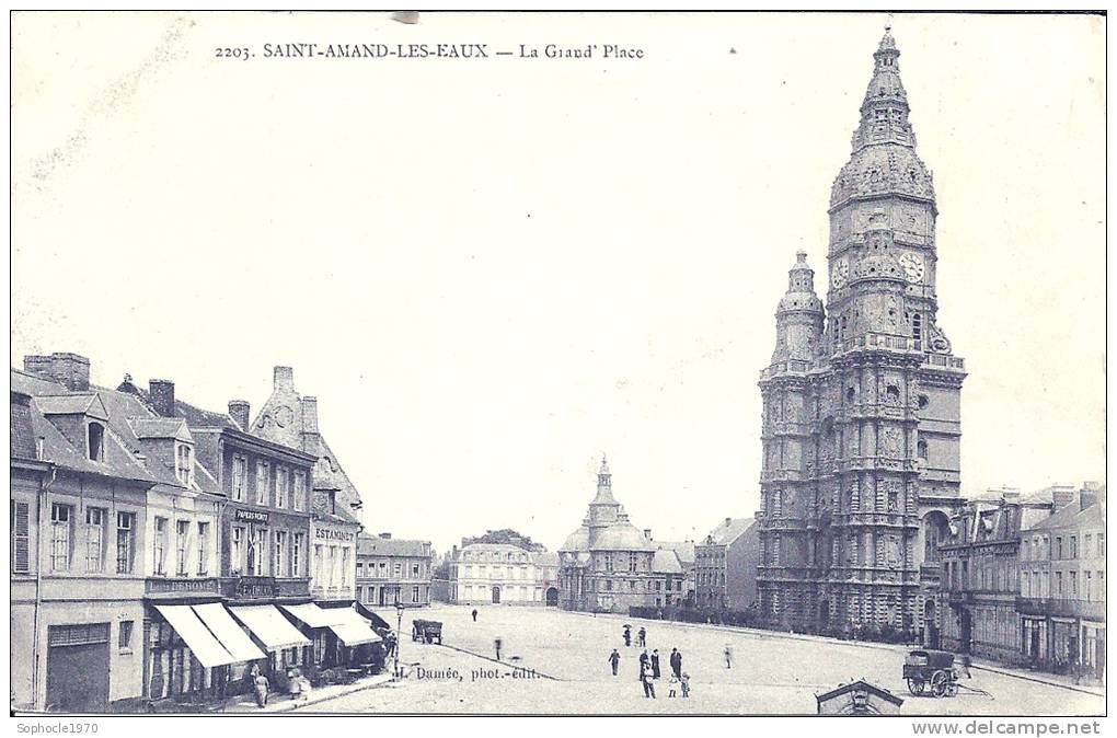 NORD PAS DE CALAIS - 59 - NORD - SAINT AMAND LES EAUX - La Grand Place - Petite Animation - Saint Amand Les Eaux