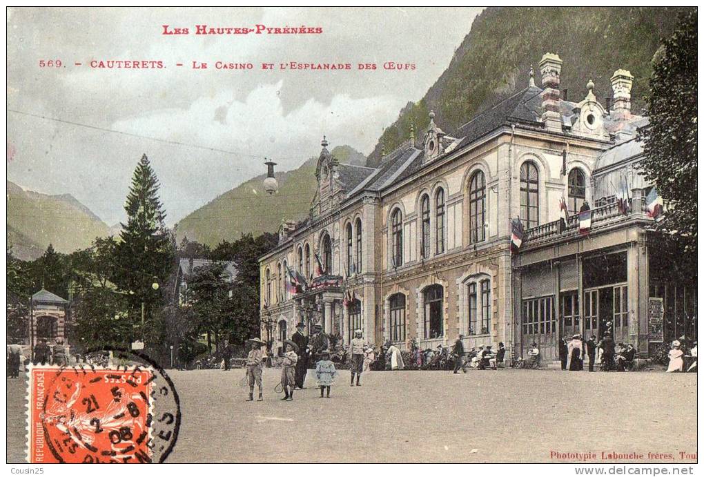 65 CAUTERETS - Le Casino Et L'Esplanade Des Oeufs - Cauterets