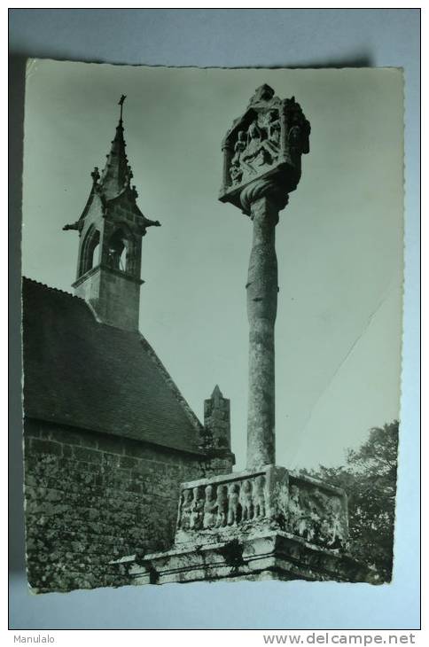 D 56 - Questembert - La Croix Bannière Et La Chapelle Saint Michel - Questembert