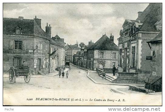 N°23975 -cpa Beaumont La Ronce -le Centre Du Bourg- - Beaumont-la-Ronce