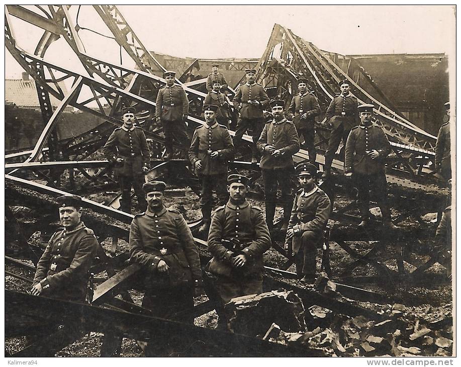 GARE  ( Ou PARC  ? )  DES  PIONNIERS  ,  APRÈS  L' EXPLOSION  ( Catastrophe De ZEPPELIN Ou Dirigeable ? ) - Ongevalen