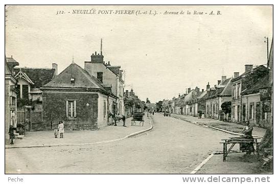 N°23982 -cpa Neuille Pont Pierre -avenue Ee La Roue- - Neuillé-Pont-Pierre