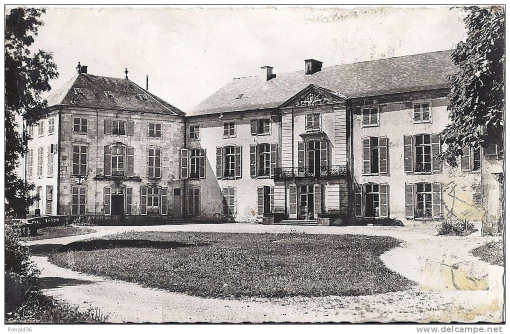 Cp 52 REYNEL Le Chateau La Cour D'honneur  (  Route Habitation ) - Other & Unclassified