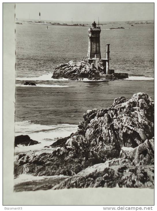 LA POINTE DU RAZ   ( 29 ) LE PHARE DE LA VIEILLE + PHARE DE L'ILE DE SEIN  CPSM 5 - Ile De Sein