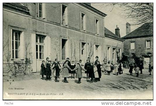 N°24041 -cpa Neuvy Le Roy -école Des Filles- - Neuvy-le-Roi