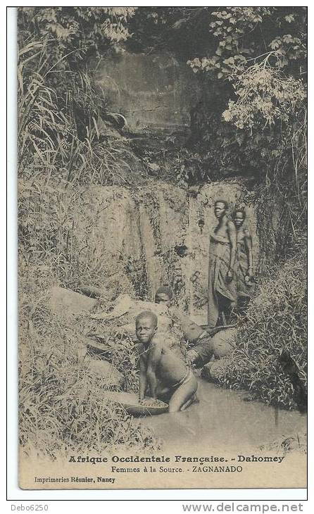 ZAGNANADO   Femmes à La Source - Dahomey