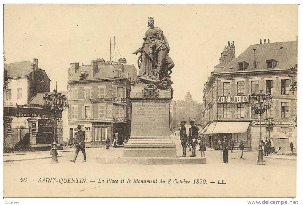 SAINT-QUENTIN - La Place Et Le Monument Du 8 Octobre 1870 - Animé - St. Quentin En Yvelines