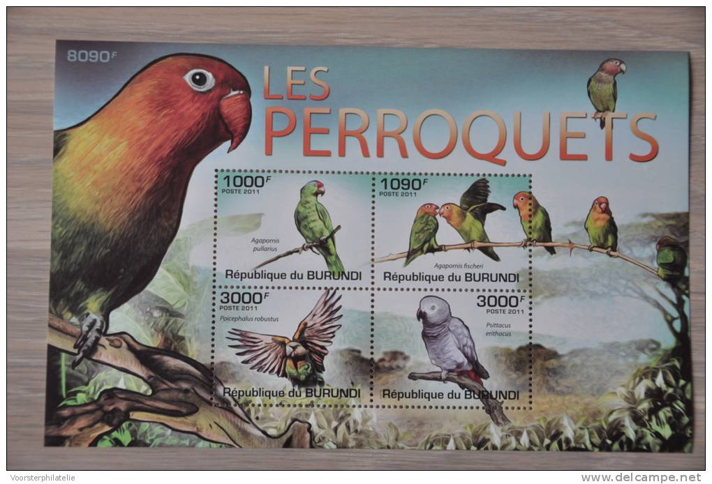 M1-  21  ++ REP. BURUNDI 2011 ++ BIRDS VOGELS OISEAUX PARROTS PERROQUETS PAPEGAAI    MNH ** - Ongebruikt