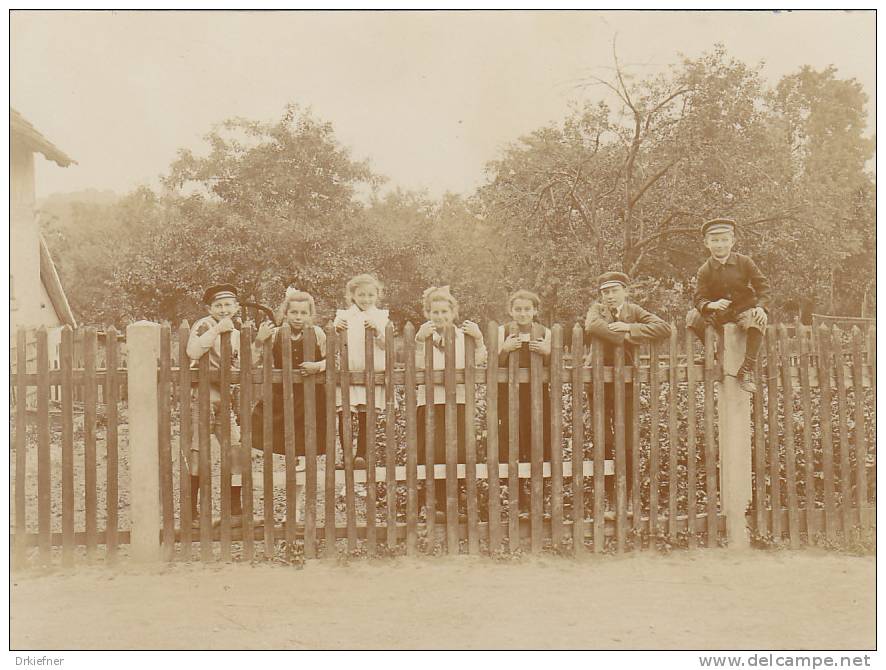 Osterfeld, Burgenlandkreis, Sachsen-Anhalt, Kinder Am Gartenzaun, FOTO 1919, Original - Orte