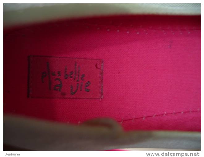 PLUS BELLE LA VIE. PAIRE DE BALLERINES TAILLE 39. - Altri & Non Classificati