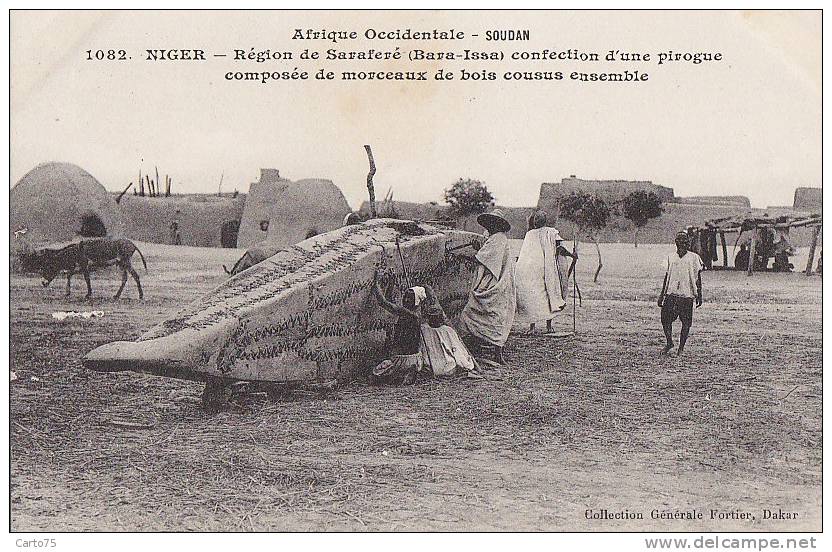 Afrique - Niger -  Construction Bâteau Pirogue - Niger