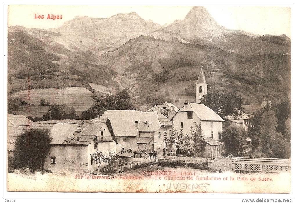 UVERNET  . Vue Générale -  Le Torrent  De Bachelard Et Le Chapau De Gendarme Et Pain De Sucre ... - Autres & Non Classés