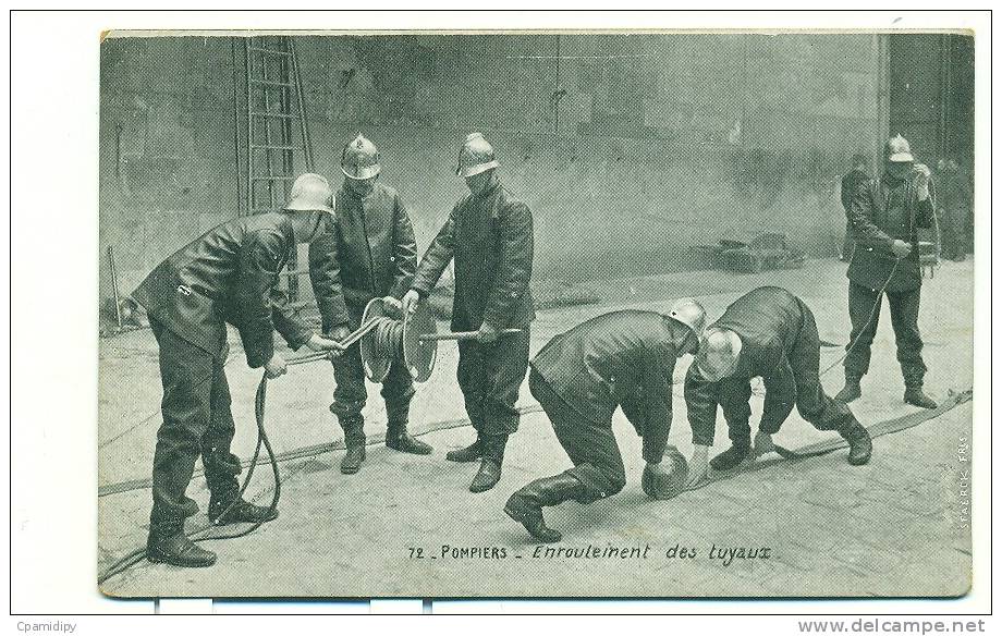 POMPIERS, Enroulement Des Tuyaux - Sapeurs-Pompiers