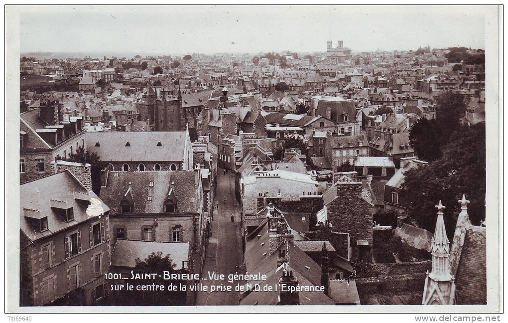 CPSM ST BRIEUC (22): Vue Générale Sur Le Centre De La Ville Prise De ND De L' Espérance - Saint-Brieuc