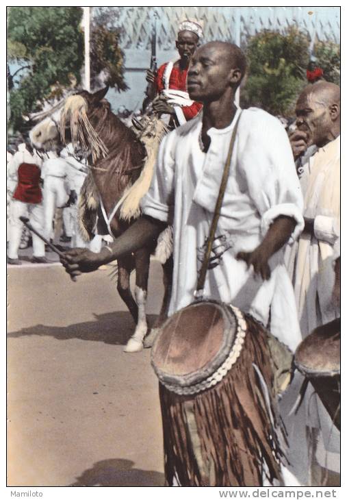 FORT-LAMY ( République Tchad ) Tam- Tam De Fête - Tchad