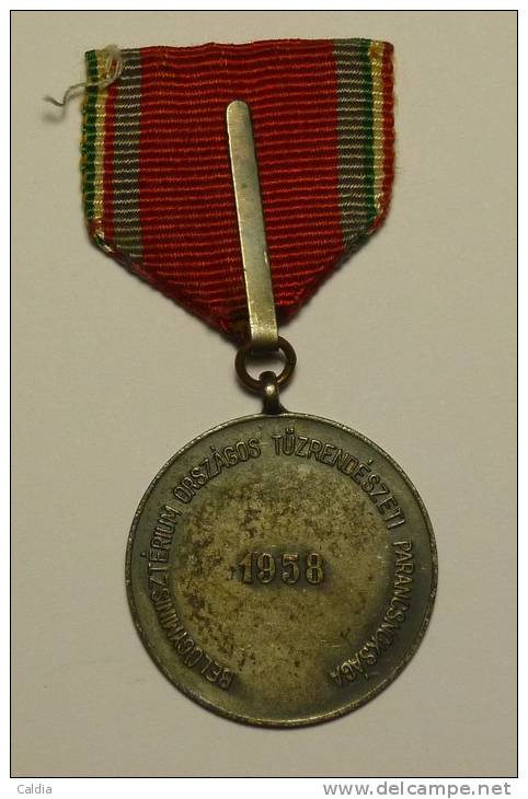 Hongrie Hungary Ungarn Médaille Medal 1958 # 1  "" Hungary Fireman´s Medal For 5 Years Service "" - Autres & Non Classés