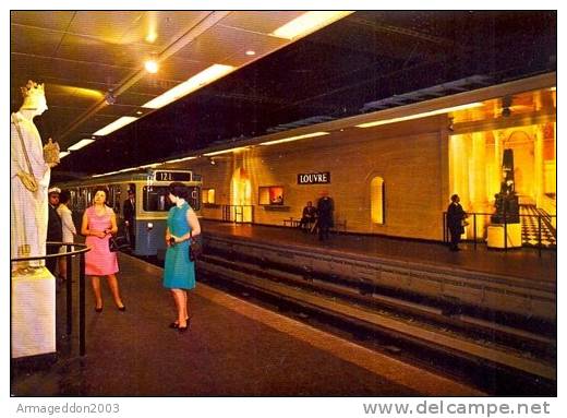 K71 / CPSM METRO DE PARIS LES NOUVEAUX AMENAGEMENTS DE LA STATION DU LOUVRE ANIME - Subway