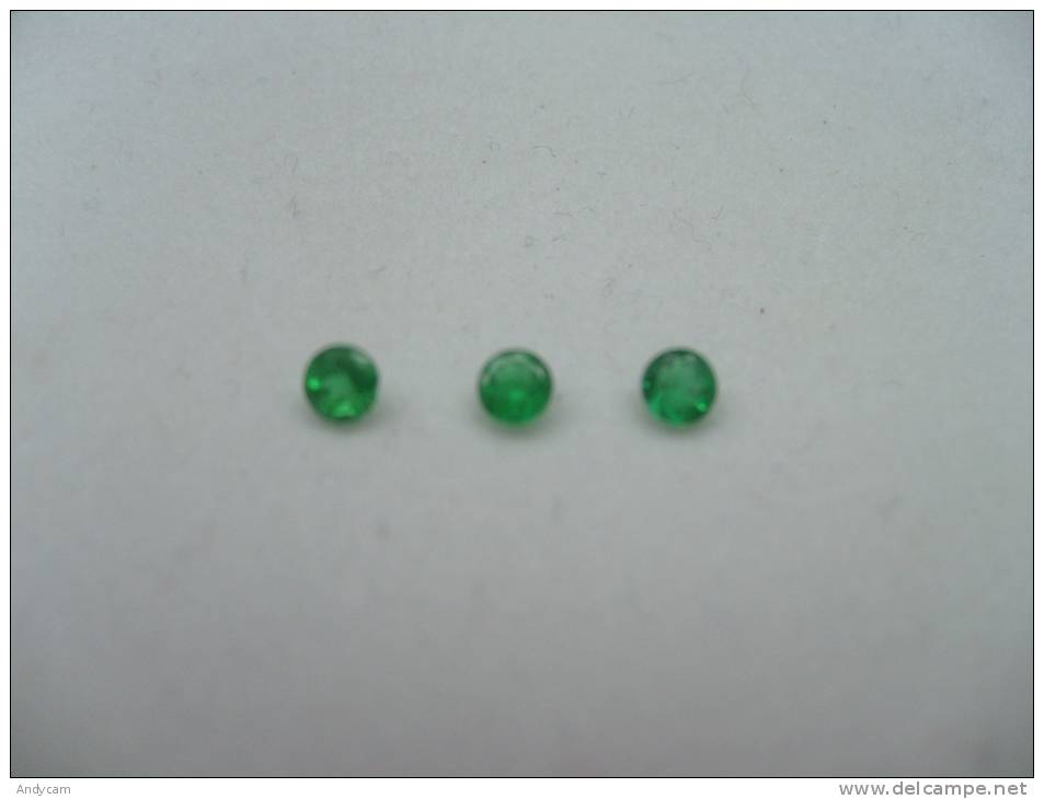 3 SMERALDI TONDI UGUALI   CT.  0,24 @ - Emerald