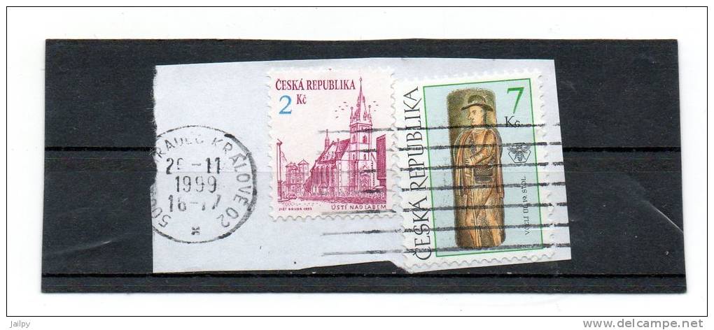 TCHEQUIE      2 Timbres   2 Kc Et 7Kc      Année 1993 Et 99  (sur Fragment Oblitérés) - Used Stamps