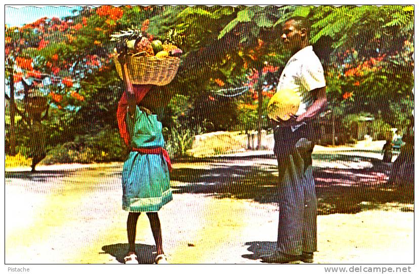 Kenscoff Haiti - W.I. - Basket Panier - Fruit Merchant - Marché Market - 2 Scans - Haïti