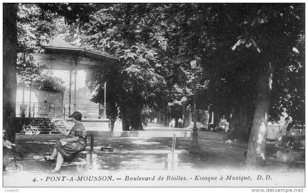 54 PONT A MOUSSON - Boulevard De Riolles - Kiosque à Musique - Pont A Mousson