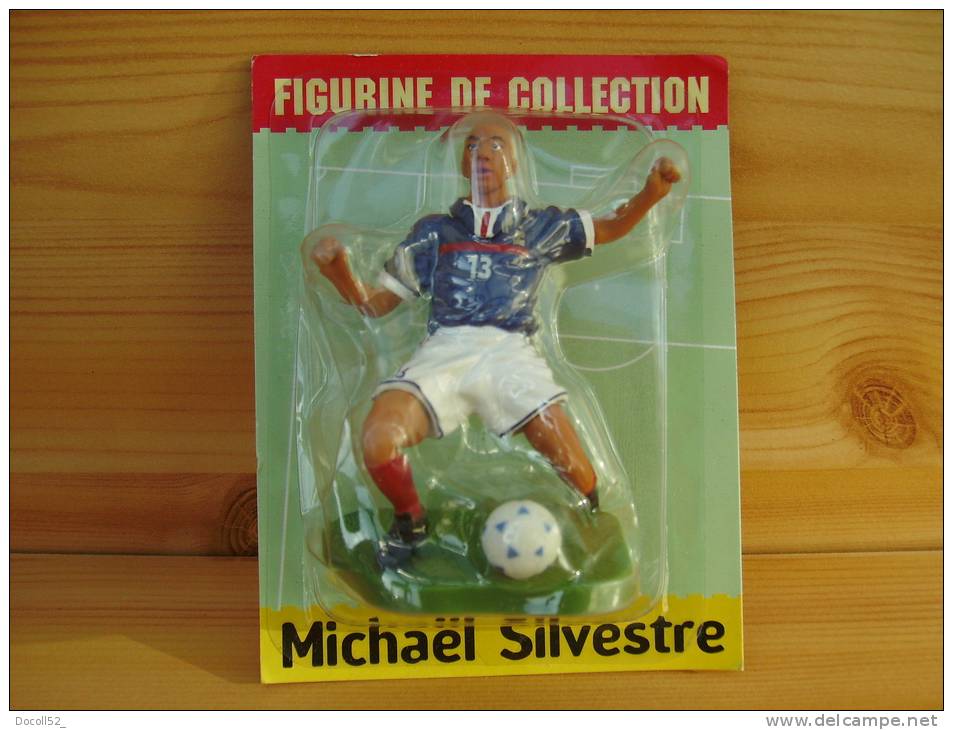 Figurine Starlux Metal Joueur Football 1998  "  Michael Silvestre   "  N° 27 - Starlux