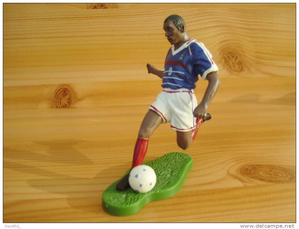 Figurine Starlux Metal Joueur Football 1998  "  Nicolas Anelka   "  N°57 - Starlux