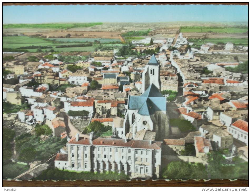 79 - CELLES Sur BELLE - Vue Générale Aérienne - L'église Et L'Abbaye. (CPSM) - Celles-sur-Belle