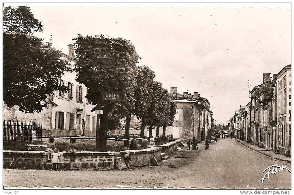 Cpsm Brioux  La Grande Rue - Brioux Sur Boutonne