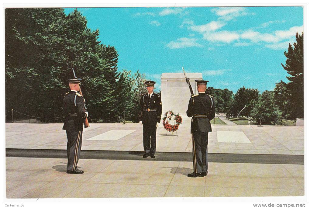 Etats Unis - Tomb Of The Unknowns Where Rest In Honored Glory Unknown Americans Who Fell In Both World Wars And In The - Arlington