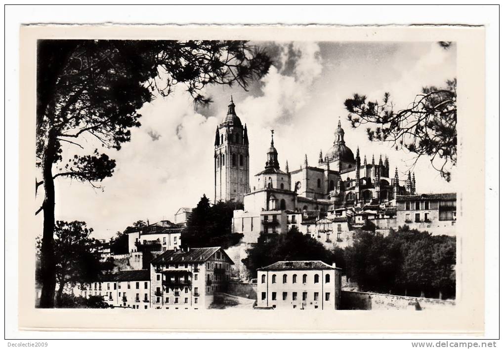 BR18915 La Cathedral Segovia     2 Scans - Segovia