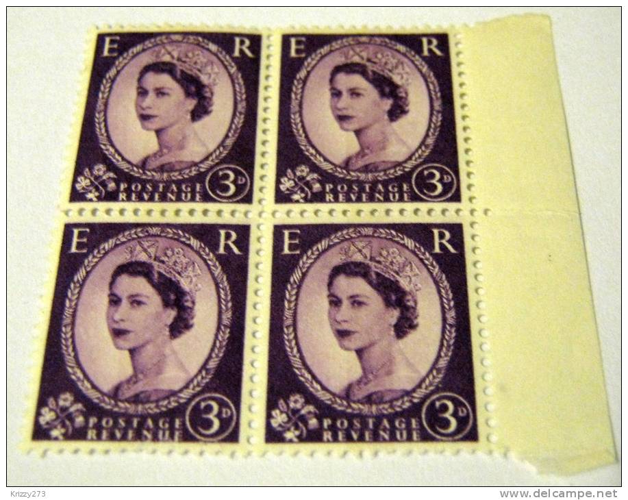 Great Britain 1952 Queen Elizabeth II 3d X 4 - Mint - Unused Stamps