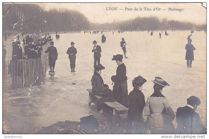 20930 Patinage A Lyon (France ) Parc De La Tete D' Or 1905 ! état Abimée !!) - Figure Skating