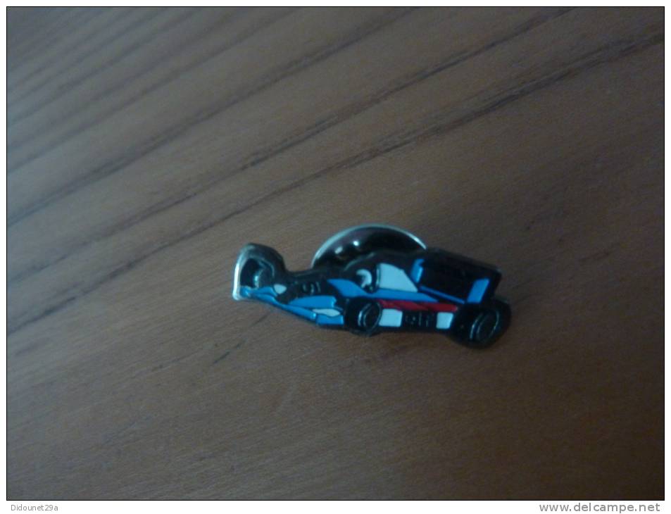 Pin's * "elf " (formule 1 Bleu, Rouge Et Noir) - Car Racing - F1