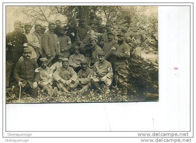 IMPORTANT GROUPE DE SOLDATS INFIRMIERS CROIX ROUGE  GUERRE 1914/18 TOP - Red Cross