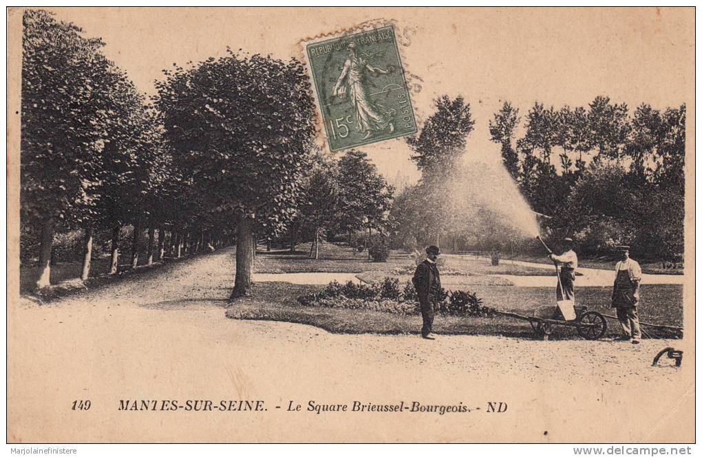 Dép. 78 - Mantes-sur-Seine. - Le Square Brieussel-Bourgeois Animée. - ND N° 149. Voyagée 1924 - Mantes La Jolie