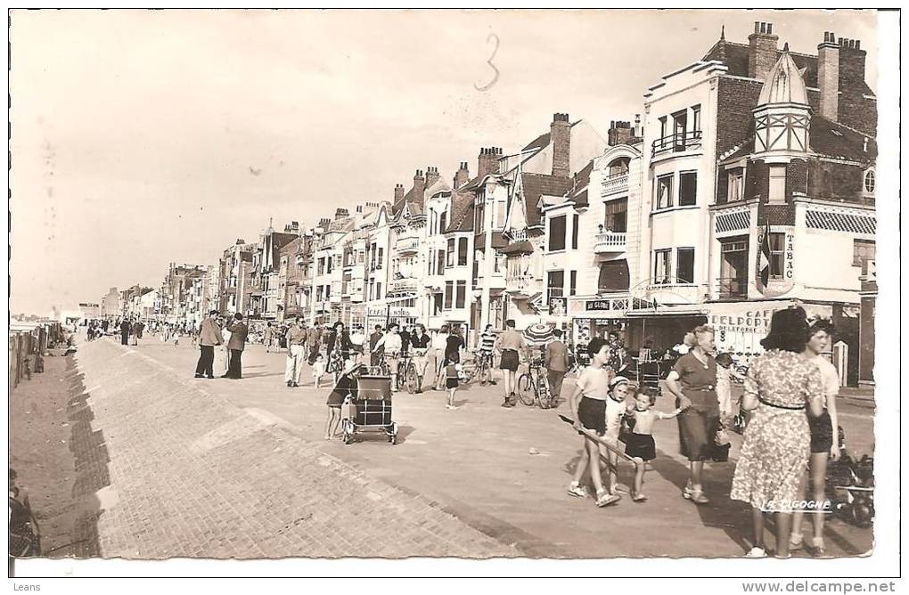 MALO LES BAINS La Digue Vers Le Nord ,animé - Malo Les Bains