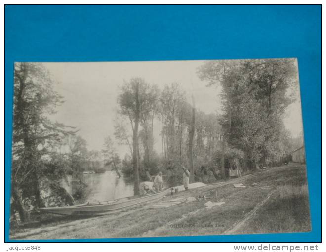 77) Chelles - Les Iles ( Restauration D'un Barque ) - Année 1900 - EDIT - - Chelles