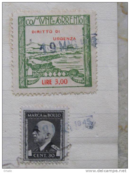 MARCHE DA BOLLO SU DOCUMENTO COMUNE DI SORRENTO ANNO 1945 - Fiscale Zegels