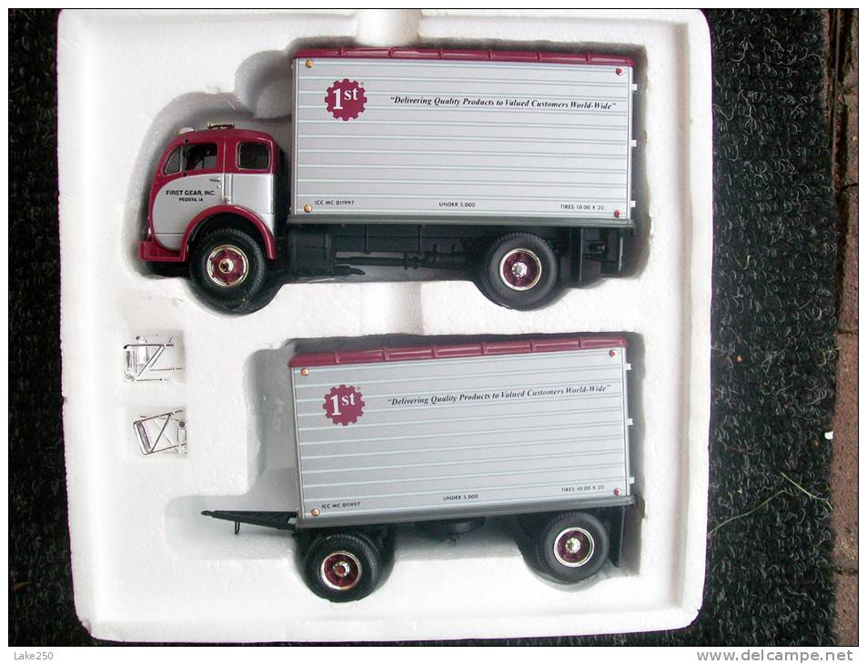 FIRST GEAR -VOLVO WHITE 3000 FREIGHT TRUCK   Scala 1/34 - Trucks, Buses & Construction
